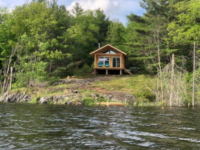 Romantic log cabin on Elkwoods lake